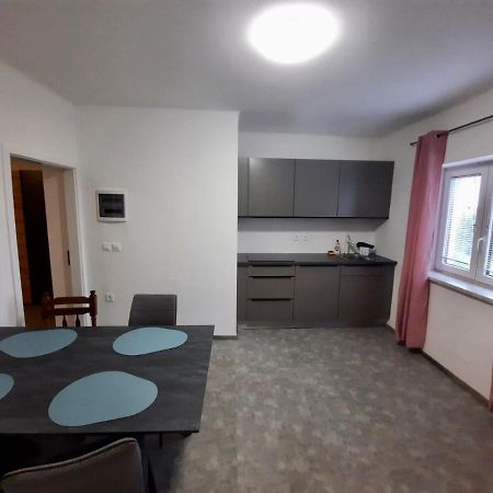 Rooms Optim Ptuj Bagian luar foto