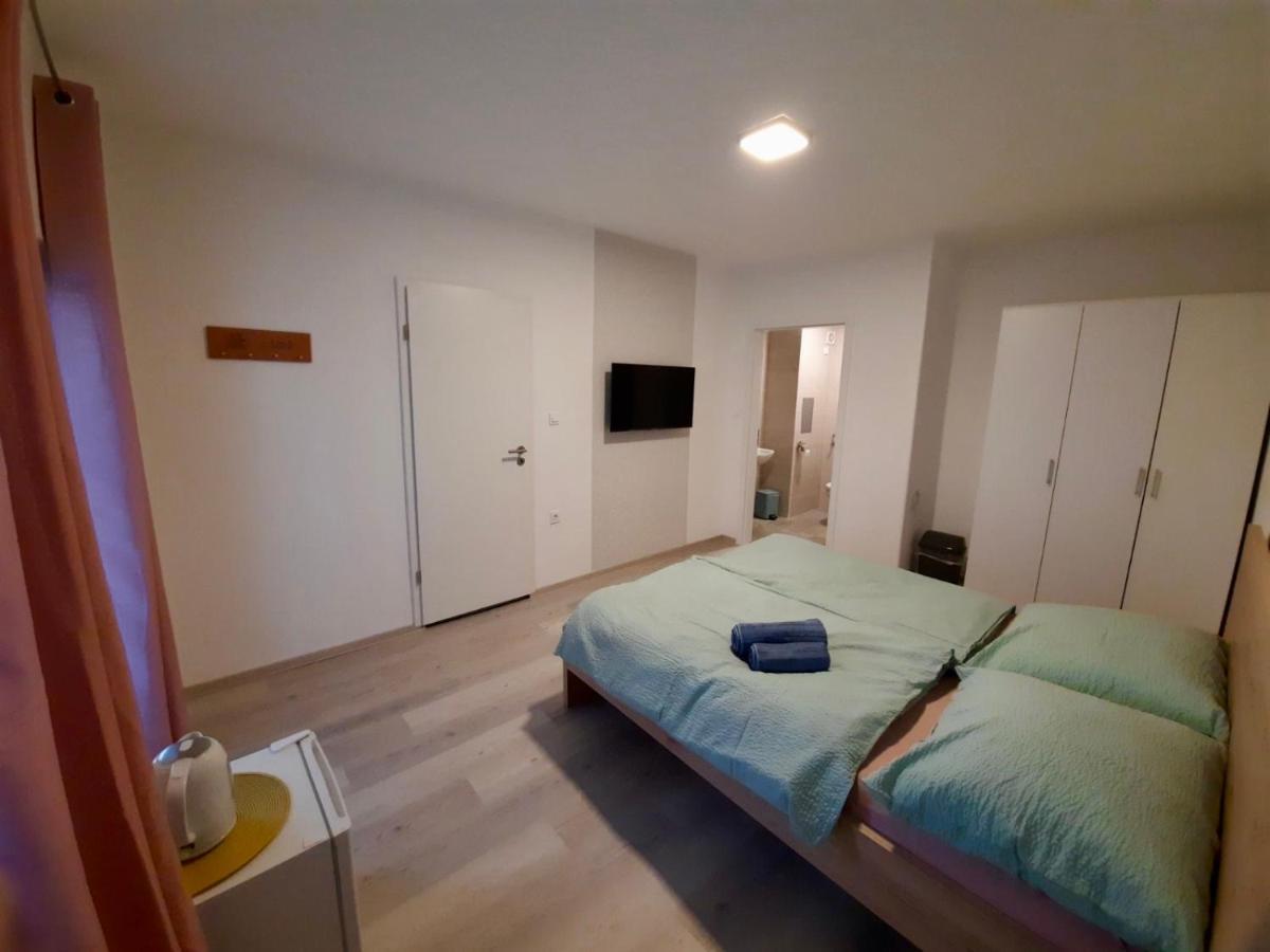 Rooms Optim Ptuj Bagian luar foto