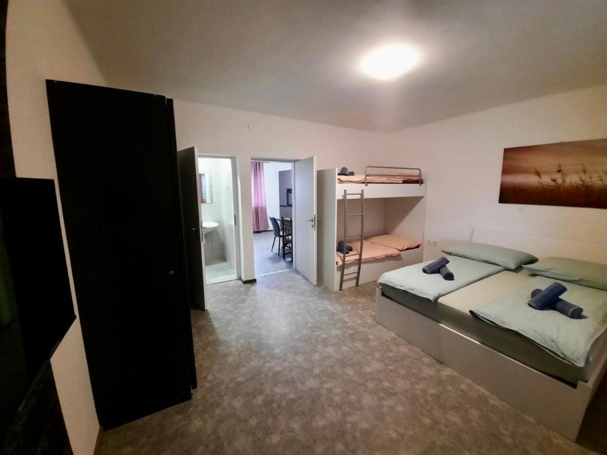Rooms Optim Ptuj Bagian luar foto